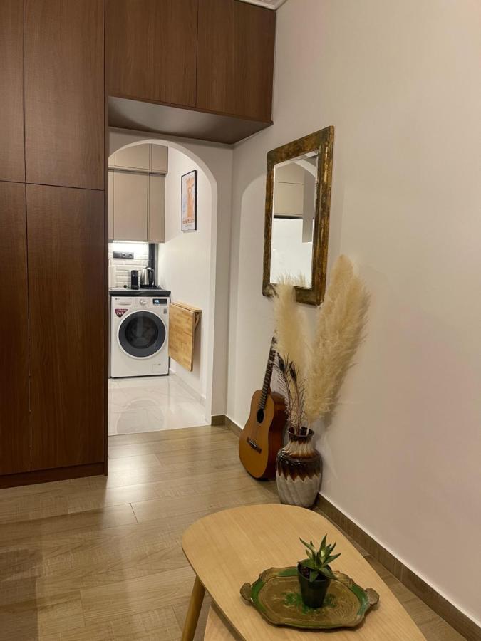 Cute Tiny Apartment In The Heart Of Flisvos Athén Kültér fotó